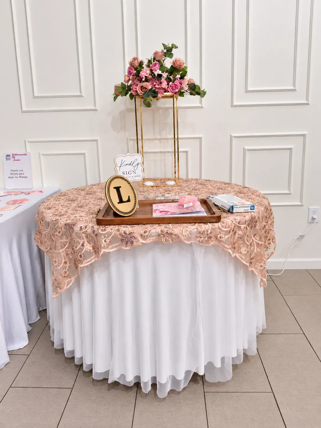 03 Guestbook Table